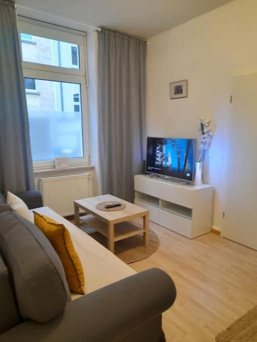 Zwei-Zimmer Wohnung In Wiesbadens Westend Exterior foto